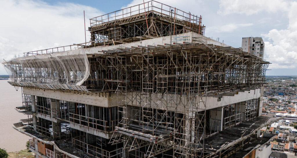 SH Engenharia Top Case Residencial Lux Design